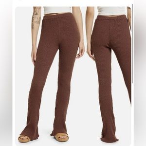 Lisa Says Gah tan knit flare pants